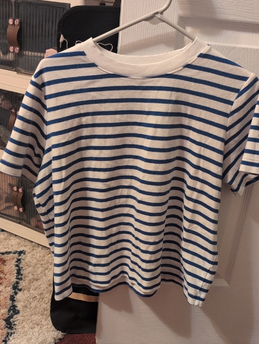 Old Navy White and Blue Striped Short Sleeve Tee - Crew Neck